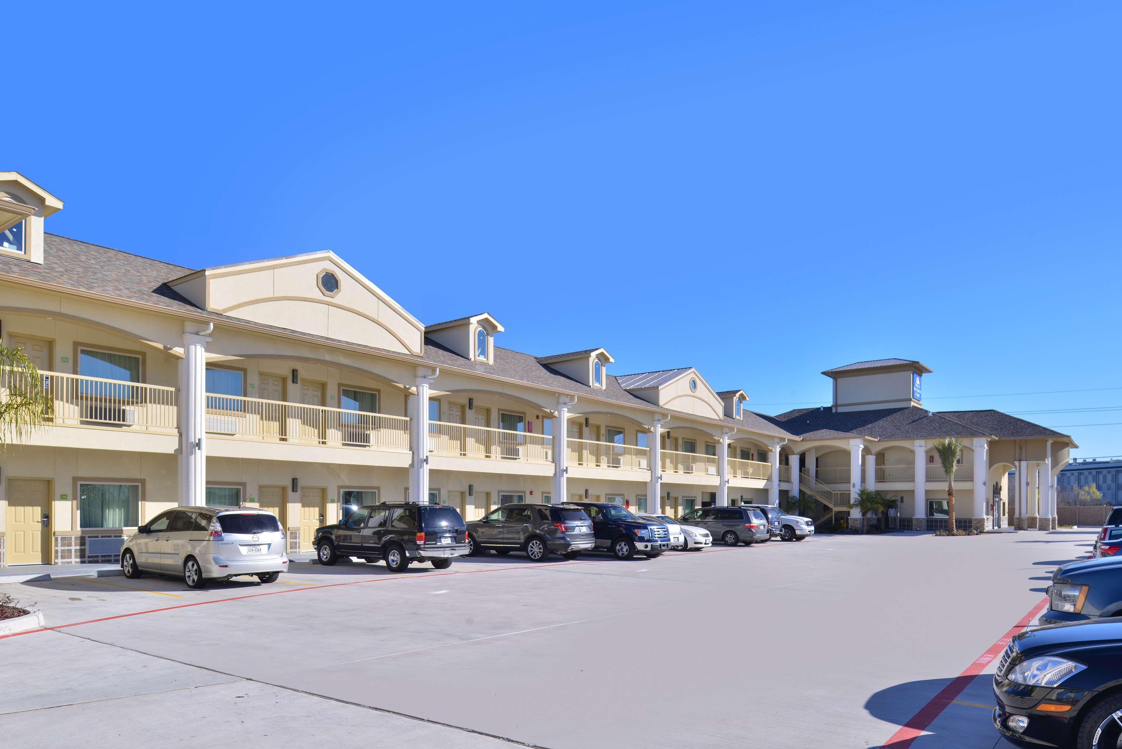 Americas Best Value Inn & Suites - Houston/Hwy 6 & Westpark Mission Bend Kültér fotó