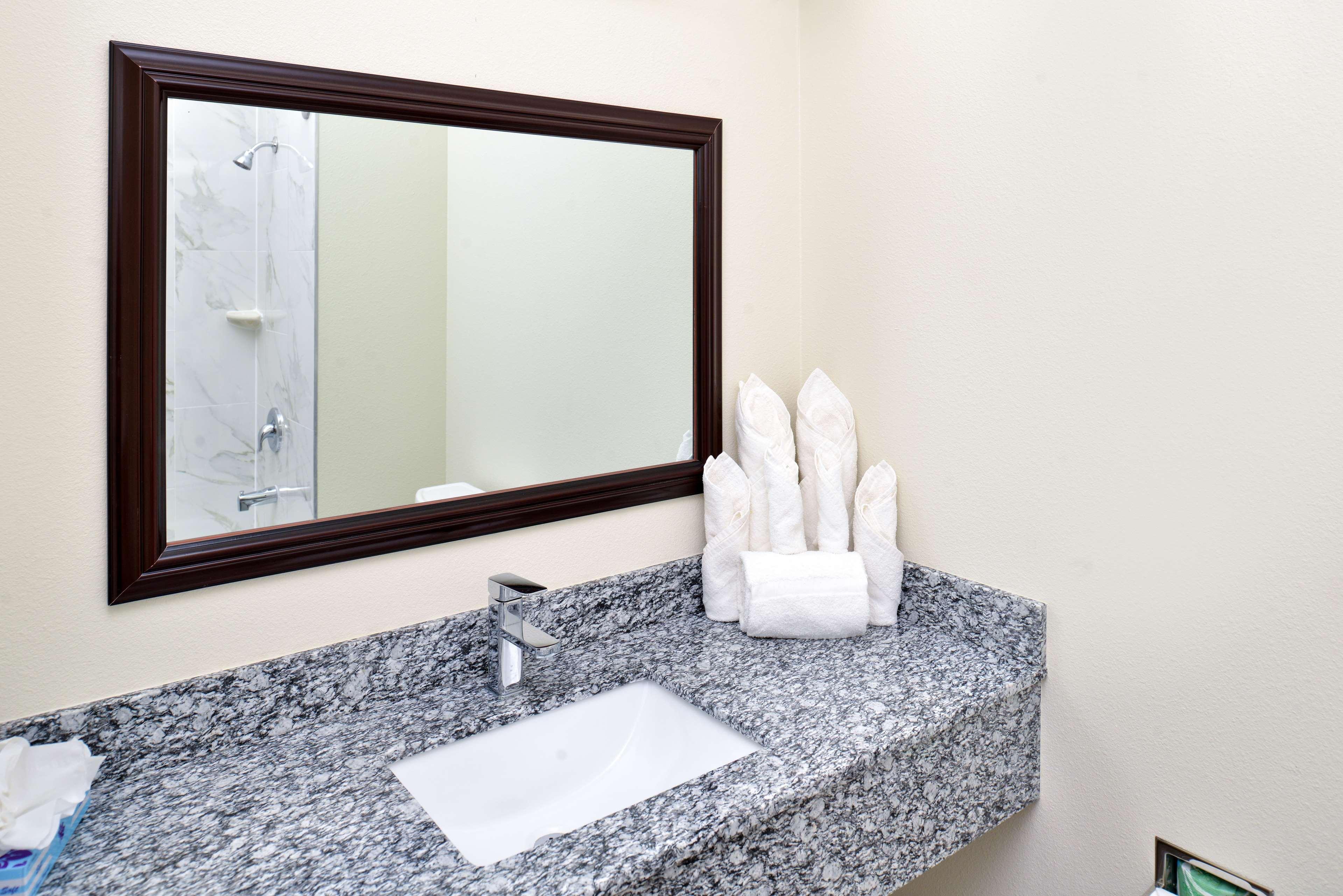 Americas Best Value Inn & Suites - Houston/Hwy 6 & Westpark Mission Bend Kültér fotó